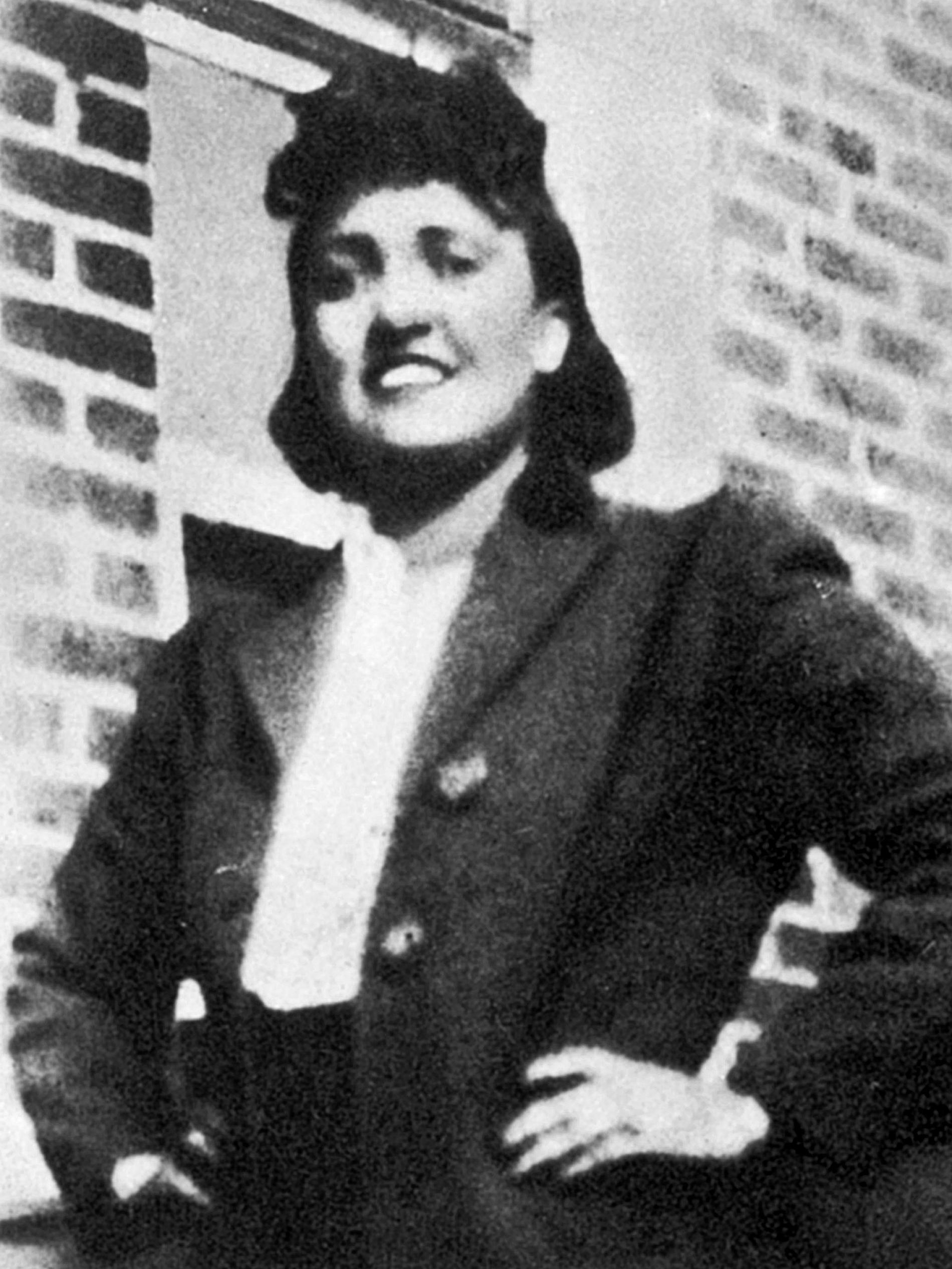 Henrietta Lacks' cells have been used for medical research since the 1950s, but it wasn't until 20 years later that her children learned of their mother's unwitting contribution to the medical field. This book delves into Henrietta's story and her impact on equality, medical consent, and bioethics.
